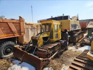 Экскаватор гусеничный Hyundai R300LC-9SH, заводской номер HHKHZ808LE0000183, 2014 год выпуска, госномер 58 УЕ 9248 (63 СВ 9366). Экскаватор гусеничный Hyundai R300LC-9S, заводской номер HHKHZ810LE0001178, 2014 год выпуска, госномер 58 УЕ 9241 (63 СВ 9362). Трактор ДТ-75 ДЕРС2 с буровой установкой…