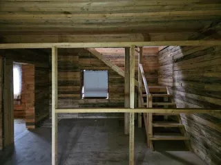 Жилой дом 94,6 кв. м, земельный участок 762 кв. м, Москва, Зеленоград, ул. Садовая, д. 13. Общая площадь дома 94,6 кв. м, кадастровый номер 77:10:0007001:1220. Земельный участок площадью 762 кв. м, кадастровый номер 77:10:0007001:8920. Количество этажей: 2. Назначение здания: Жилое.