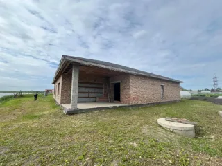 Земельный участок 1081 кв.м, Омская область. Имущественный комплекс, состоящий из: Земельного участка, кадастровый номер: 55:20:220101:7365; виды разрешенного использования объекта недвижимости: индивидуальное жилищное строительство; адрес: Омская область, р-н Омский, с Троицкое, ул. О. Кошевого…