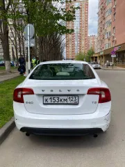 Volvo S60, 2012 года, 249 лс, 223801 км, АКПП. Автомобиль легковой, VIN: YV1FS61H0D2180414, цвет белый. Транспортное средство находится по адресу: г. Краснодар, ул. Кореновская, д.3. Автомобиль на ходу, оригиналы 2 комплекта ключей.