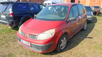 Renault Megane Scenic 2004 года, красного цвета, иностранный регистрационный знак SMI31095. Комплектуется свидетельством и ключом. Имеет признаки эксплуатации, видимые дефекты и механические повреждения. Возможны скрытые повреждения и дефекты. Реализуется в качестве годных остатков.