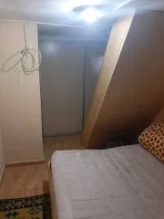 Квартира в Калининграде, 35 кв.м, 1 комната. Адрес: Калининградская обл., г. Калининград, ул. П. Морозова, д. 53, кв. 2, кадастровый номер: 39:15:150830:482, 1 этаж. Вместе с официальной площадью квартиры, указанной в выписке из ЕГРН, в данной квартире имеется неучтенная дополнительная площадь…