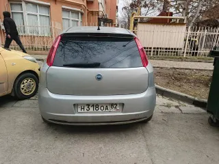 Fiat Punto, 2007 года, 77 лс, 171030 км, АКПП Автомобиль марки Fiat Punto, г.в. 2007, цвет серебристый, VIN ZFA19900000328366 Техническое состояние транспортного средства: машина не на ходу, требует ремонта ходовой части, замены электромагнитного клапана на коробке передач.