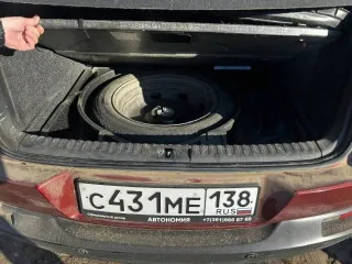 Volkswagen Tiguan 2014 года выпуска. VIN: XW8ZZZ5NZEG113455. Двигатель №: CAW 193325. Цвет: вишнево-красный.