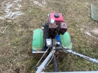 Мототехника 24 позиции, 1979-2024, QUAD RAIDER 600 LE SYM 24 позиции мототехники различных видов имущество длительное время не эксплуатировалось и не подвергалось обслуживанию, нет возможности проверить работоспособность. Наличие скрытых повреждений выявить невозможно. Ключи в наличии у некоторых…