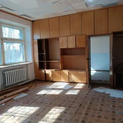 Земельный участок площадью 809 кв.м. с кадастровым номером 45:24:020104:135 по адресу: Местоположение установлено относительно ориентира, расположенного в границах участка. Почтовый адрес ориентира: обл. Курганская, р-н Юргамышский, рп. Юргамыш, ул. Нефтебазы, дом 3, с расположенным на нем зданием…