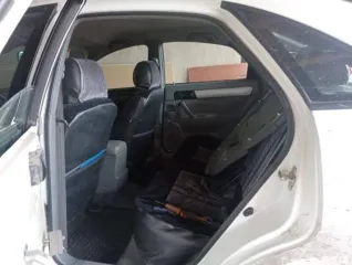 Chevrolet Lacetti, 2009 года, 95 лс, 126000 км Легковой автомобиль, марка: Chevrolet Lacetti (J200), год выпуска: 2009, цвет: белый, VIN: XUUNF197J9C001193, вид права: индивидуальная. У автомобиля не исправны: сцепление, кондиционер, подушки безопасности, АБС. На лобовом стекле трещина около 15 см…