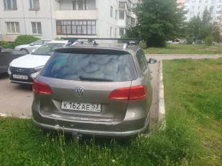 Фольксваген Пассат 2011 года, VIN WVWZZZ3CZBE349697. Ознакомление с автомобилем в рабочие дни с 11:00 до 15:00 по предварительной записи по email kateryna.iljina@yandex.ru или телефону +7-960-000-08-79.