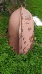 Деревянная весельная лодка, 1 шт. + лодка из стекловолокна длиной 3,6 м, 1 шт. Единый лот. Реализация в качестве годных остатков. Сопроводительные документы отсутствуют. Состояние: б/у.
