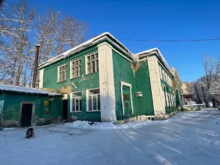 Нежилое помещение позиции на плане 2-18, 20, 21, общей площадью 749,6 кв.м., этаж: 2, кадастровый № 74:25:0302008:782. Адрес: Россия, Челябинская обл., г. Златоуст, ул. Кусинское шоссе, дом 1Б.