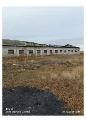Свинарник 743.35 м² Курганская обл. ½ здания свинарника, кадастровый номер 45:18:010301:145, общая площадь – 743,35 кв.м, с прилегающей 1/2 земельного участка, кадастровый номер 45:18:010301:256, общая площадь – 31384,5 кв.м., расположенные по адресу Курганская обл., Целинный район, с. Иванково Вид…