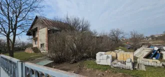 Дом 286,5 кв.м и земельный участок 2676 +/- 18.11 кв.м, расположенные по адресу: Ростовская область, р-н. Азовский, с. Круглое, пер. Титова, 1"Е". Земельный участок, общей площадью 2676 +/- 18.11, кадастровый номер 61:01:0070101:8365. Жилой дом, площадью 286,5 кв.м, кадастровый номер…