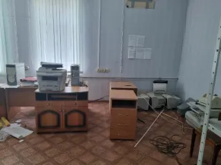 Административные помещения 101,1 кв.м, Грязовецкий район, г. Грязовец, продажа административных помещений №№ 6-10, 15-23, инв.№ 0001010013, общей площадью 101,1 кв.м., на 2 этаже здания, расположенных по адресу: Вологодская область, Грязовецкий район, г. Грязовец, ул. Ленина, д. 53 помещение 6…