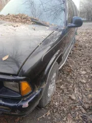 Chevrolet-Blazer 1995 года, 161 лс, 300000 км, полный привод, АКПП. Легковой автомобиль, марка: Chevrolet-Blazer, год изготовления: 1995, VIN: 1GNDT13W0SK253445, мощность двигателя, л. с. (кВт): 161. Пробег уточнять при осмотре.