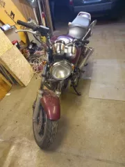 Мотоцикл Honda CB750-2, 2000 г.в., госномер 7590ВЕ50, VIN отсутствует, модель, номер двигателя RC17E1201598, мощность 75 л.с. (55.2 кВт), объем двигателя 747 см³, масса 390 кг (снаряженная 230 кг).