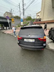 БМВ Х3 2008 года выпуска, государственный номер О180КТ154, VIN X4XPC78468WA47246, цвет синий.