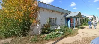 Земельный участок 450 кв.м и здание 278,8 кв.м, Пермский край, Куединский м.о. Земельный участок площадью 450 кв.м с кадастровым номером 59:23:0931006:17, с расположенным на нем объектом недвижимого имущества – здание, по адресу: Пермский край, м.о. Куединский, с. Старый Шагирт, ул. Школьная, д. 1…