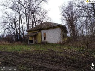 Нежилое здание 192,2 кв.м с земельным участком по адресу: Ярославская область, Первомайский муниципальный округ, д. Корхово, д. 27, кадастровый номер 76:10:083501:10260, год ввода в эксплуатацию: 1890, вид ограничений и обременений: отсутствуют, материалы наружных стен здания: дерево, кирпич, общая…