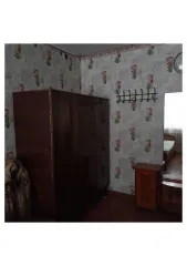 1/4 доля квартиры 41,9 кв.м. в Кировской области, Санчурский район, пгт Санчурск, ул. Ленина, д. 65, кв. 5. Кадастровый номер: 43:28:010127:525.