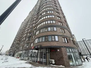 Квартира 39,5 кв.м, Краснодар, 1 комн., расположенная по адресу: Краснодарский край, г Краснодар, ул им. Адмирала Крузенштерна, д. 5, кв. 137, площадь: 39.5 кв.м., кадастровый номер: 23:43:0130047:23552, предмет залога АО "Bank Dom.RF" (ИНН: 7725038124).