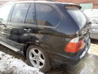 Автомобиль BMW X5, 2003 года выпуска, государственный регистрационный номер Н949ВР142, VIN 5UXFB33543LH50003, цвет черный. Экспертиза и оценка транспортного средства представлена в документации. Ключи и документы (СТС/ПТС) к транспортному средству отсутствуют. Мощность двигателя: 286 л.с. Марка…