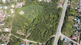 Земельный участок площадью 9000 кв. м, расположенный по адресу: Хабаровский край, г. Хабаровск, ш. Владивостокское, д. 1А. Кадастровый номер: 27:23:0051621:97. Основной вид разрешенного использования: 3.4.2001 для иного строительства.