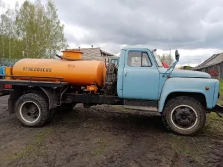 ГАЗ-52-01 топливозаправщик год выпуска 1987, VIN ХТН520100М0969790, цвет – синий, мощность двига-теля 75 л.с., государственный регистрационный знак М489ЕО43 
Год выпуска: 1987 
Марка: ГАЗ-52-01 
Модель: ГАЗ-52-01 топливозаправщик 
VIN (заводской) номер: VIN ХТН520100М0969790 
