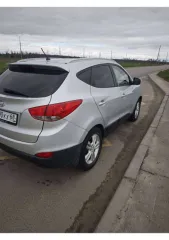 Hyundai ix35 2011 года, 150 л.с., 210 000 км, полный привод, АКПП. Легковой автомобиль, HYUNDAI IX35, VIN: TMAJU81BDCJ212941, 2011 года выпуска.