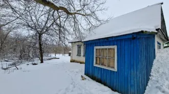 Имущественный комплекс в Тульской области, Ефремовский район, село Лобаново: нежилое здание площадью 34.2 кв.м, 1 этаж, кадастровый номер 71:08:040103:76; земельный участок категории земли населенных пунктов с разрешенным использованием для делового управления площадью 674 +/- 25 кв.м, кадастровый…
