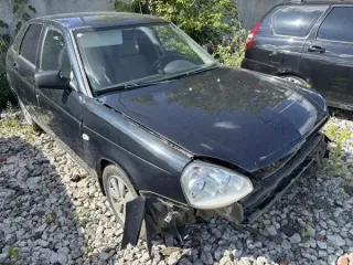 Lada 217230 Lada Priora, государственный регистрационный знак У 447 КА 73, VIN XTA21723080000382 ТС имеет видимые дефекты: коррозия элементов кузова, повреждения лкп, отсутствует передний бампер, отсутствует решетка радиатора. Вид транспорта: Автомобиль Год выпуска: - Государственный…