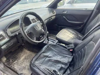Honda Accord, 1996 года, 131 лс, 350000 км, АКПП еще легковой автомобиль, марка: ХОНДА АККОРД, категория «В», цвет синий, VIN номер № SHHCE86700U014147, кузов номер № SHHCE86700U014147, государственный регистрационный знак: B951BT122, ПТС 39УA 017725.