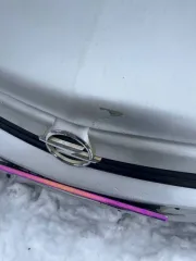 Opel Astra 2011 года, 241113 км, 90 л.с. Автомобиль на ходу, заводится. Есть следы коррозии на колесных арках. Зимняя шипованная резина (3 сезона). Коробка в порядке, переключение мостов тоже. Переднеприводная, механика. Требуется капитальный ремонт двигателя, двигатель не родной, замена не…