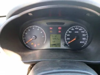 Lada Granta 2017 года, 106.1 л.с., пробег 172263 км. VIN/ПТС: 63OT9664662812201710 / XTA219070J0522812. Автомобиль в удовлетворительном техническом состоянии, имеются следы эксплуатации, притертость на правом заднем крыле, сколы по кузову и бамперах.