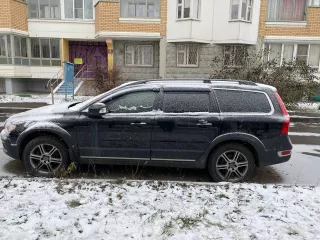 Volvo XC70, VIN: YV1BZ714681034371, 2008 год выпуска, цвет черный. Все запреты и ограничения с реализуемого имущества покупатель снимает самостоятельно (как новый собственник).