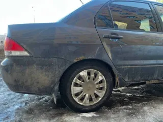 Mitsubishi Lancer 1.6, 2004, 98 л.с., 495000 км, VIN JMBSNCS3A4U013268, госномер М260РМ73. Автомобиль не заводится, находится в неудовлетворительном техническом состоянии: имеются неисправности двигателя, ходовой части и рулевого управления, а также коррозионные повреждения кузова и днища.