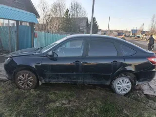 Lada Granta 2020 Lada Granta, 2020 года, 87 лс Lada Granta, 2020 года, 87 лс Автомобиль LADA GRANTA, 2020 года выпуска, VIN ХTA219110L0372068. Обращаю внимание, что требуется капитальный ремонт двигателя, замена капота бампера и правой фары. Также необходимо отметить, что автомобиль находился в…
