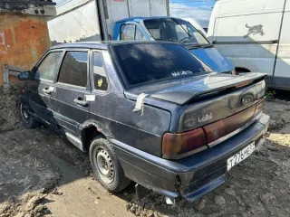 ВАЗ-21150 2006 года, графитовый металлик. Госномер Т276МЕ51. VIN: XTA21150064192479. Мощность 77 л.с. Ключ в наличии. ПТС и СТС отсутствуют. Дефекты: отсутствует передний бампер и передние световые приборы. Вмятины на крышке капота и переднем левом крыле. Глубокая коррозия металла в области…