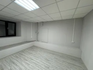 Два смежных помещения 312,7 м², Москва, Садовая-Триумфальная. Реализуется два смежных помещения, общей площадью 312,7 м2 (Помещение «1»: 59,5 кв. м. и помещение «2»: 259.2 кв. м.) в 150 метрах от метро Маяковская. Дом на первой линии Садового кольца. Помещения расположены в подвале многоквартирного…