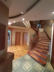 Жилое помещение (квартира), кадастровый номер: 77:08:0009019:1584, общей площадью 316,10 кв.м. 
Расположенное по адресу: г. Москва, ул. Маршала Бирюзова, д. 32, корп. 1, кв. 71, 
Дополнительная информация: имущество продается на условиях приобретения финансовым управляющим Тяпинской Е.Н…