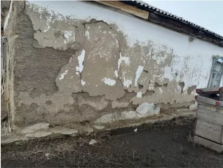 Жилой дом Тип имущества: Жилой дом (в аварийном состоянии) Площадь дома: 51,7 кв.м Этажность: 1 этаж Год ввода в эксплуатацию: 1950 Материал наружных стен: Лёгкие из местных материалов  Кадастровый номер: 22:40:060356:16 Адрес: 658846, Россия, Алтайский край, г. Славгород, с. Знаменка, ул…