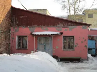 Купеческая усадьба, 758,2 м², Нижний Тагил (ОКН) продажа нежилых зданий по адресу: город Нижний Тагил, улица Карла Маркса, 3. Объект культурного наследия регионального значения «Купеческая усадьба» (ансамбль), регистрационный номер в реестре ОКН 66172097524000, год постройки до 1917. Объект…
