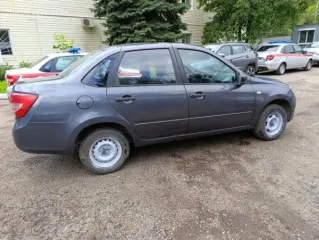 Lada Granta 2017 года выпуска, VIN XTA219010N0485462. Объем двигателя 1596 см³, мощность 87 л.с. Пробег 209728 км. Легковой автомобиль.