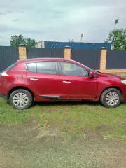 Renault Megane 2010 года, 106 лс, автомобиль: RENAULT MEGANE III; 2010 года выпуска; номер двигателя K4MV838 R013682; VIN: VF1BZAR0543744929. Состояние автомобиля: требуется ремонт подвески, рулевых наконечников, диагностика на станции техобслуживания не сделана, на бортовой панели горят значки с…