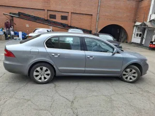 Skoda Superb 2011 года выпуска, серый цвет. VIN: TMBAB83T3C9040687. ПТС: 42УС № 738094. Государственный номер: О292НО142. Страна-изготовитель: Польша. Модель двигателя: CDA 273464, бензиновый, номер: CDA 273464. Мощность: 152 л.с. (111,8 кВт). Рабочий объем: 1798 куб. см. Номер шасси отсутствует…