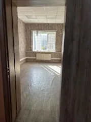 Нежилое помещение 97,5 кв. м, Ростовская обл., г. Таганрог, ул. Большая Бульварная, 10-25; 1101/3432 доли в праве общей долевой собственности на земельный участок, категория земель: земли населенных пунктов, вид разрешенного использования: для использования в производственных целях. Ознакомление с…