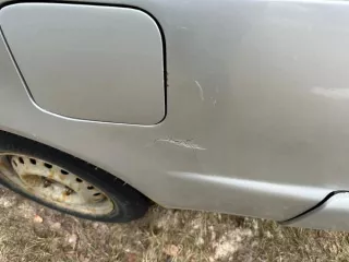 Автомобиль Volkswagen Polo, 2012 г.в., г/н Р392УХ33, VIN XW8ZZZ61ZDG002495; автомобиль Volkswagen Passat, 1991 г.в., г/н М273КУ33, VIN WVWZZZ31ZMB233357; автомобиль Тойота Королла, 1999 г.в., г/н К494КР33, VIN отсутствует, № кузова АЕ100-0305717. Цвет серебристо-желтый, передний бампер имеет…