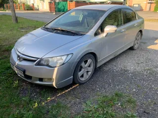 Honda Civic 2008 года выпуска, серебристого цвета. VIN: NLAFD76708W000613. Модель двигателя: R18А2, бензиновый, мощностью 140 л.с. (103 кВт), рабочий объем 1799 куб. см. Экологический класс 4. Разрешенная максимальная масса 1705 кг, масса без нагрузки 1299 кг. Изготовитель: Хонда Туркей А.С…