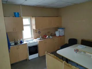 Помещение 123,5 кв. м и земельный участок 476 кв. м в Курганской области, р.п. Каргаполье, ул. Ленина, д. 18. Назначение нежилое, расположено на этаже №01. Кадастровые номера: 45:06:000000:2288 (помещение), 45:06:020118:803 (земельный участок). Категория земель: земли населенных пунктов, вид…