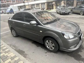 Kia Rio, 2009 года, 97 лс, 180000 км, АКПП. Автомобиль Kia Rio, идентификационный номер (VIN): KNADH411ВА6608729, тип ТС: легковой комби (хэтчбек), категория ТС: В, 2009 г. выпуска, цвет: серый, мощность двигателя: 97 л.с. / 71,3 кВт, экологический класс: третий. Государственный регистрационный…