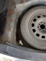 Nissan Wingroad, 2002 года, мощность 106 л.с. (78 кВт), пробег 434961 км, АКПП, государственный регистрационный знак О902КР27, тип ТС: Легковой универсал, кузов №WFY11282591, цвет: серый. Состояние: неудовлетворительное, не на ходу, требует ремонта.